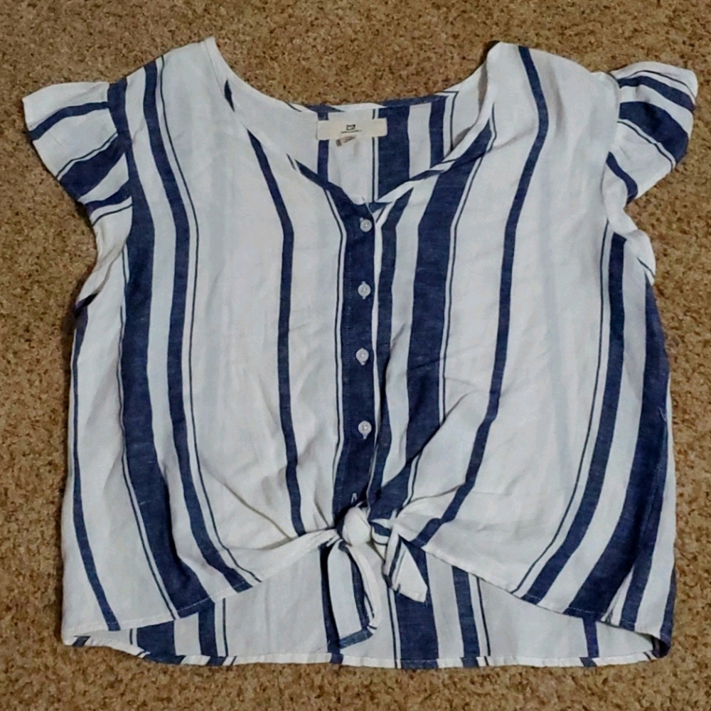 Blue and white top